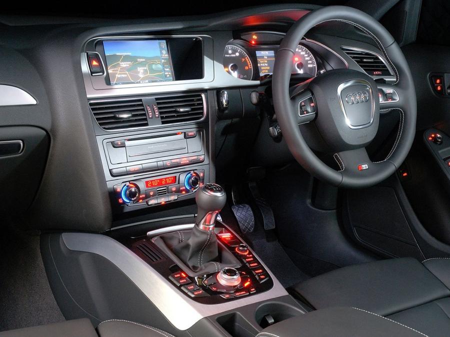 Торпедо Audi S4 Sedan (B8, 8K) 2009 года  (ZA) (фото 3 из 12)